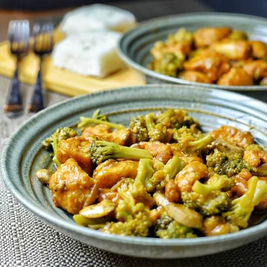General Tso’s Chicken & Broccoli