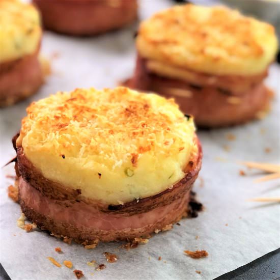 Baked Mashed Potato Cakes & Bacon