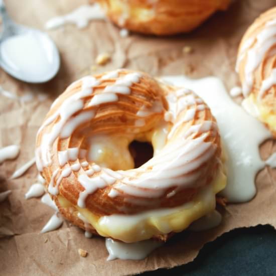 Eclair Donuts