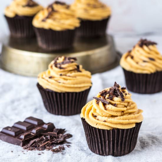 Chocolate peanut butter cupcakes
