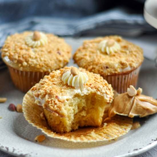Crunchy Peanut Cupcakes