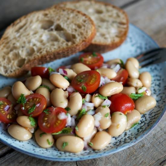 White Bean Salad with Tomatoes