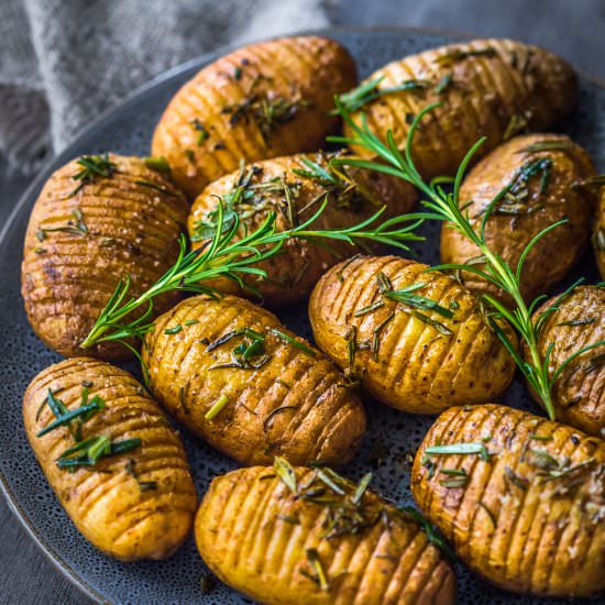 Rosemary Garlic Hasselback Potatoes