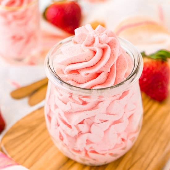 Easy Strawberry Frosting