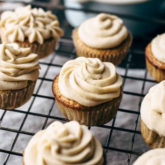 SALTED CARAMEL VANILLA CUPCAKES