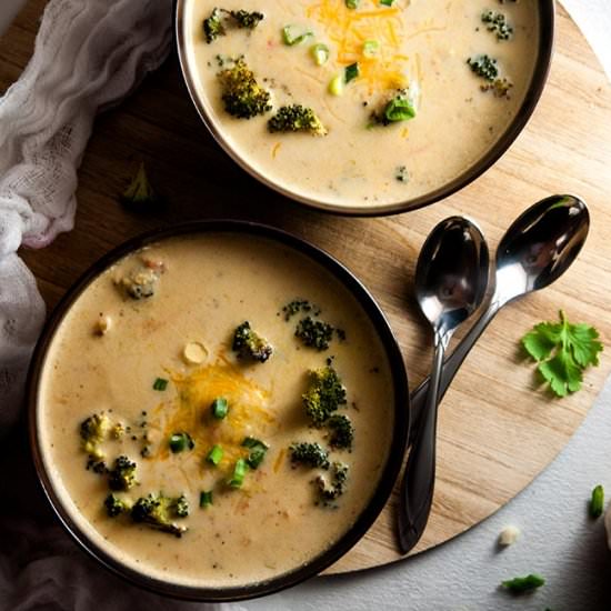 Skinny Broccoli Cheese Soup