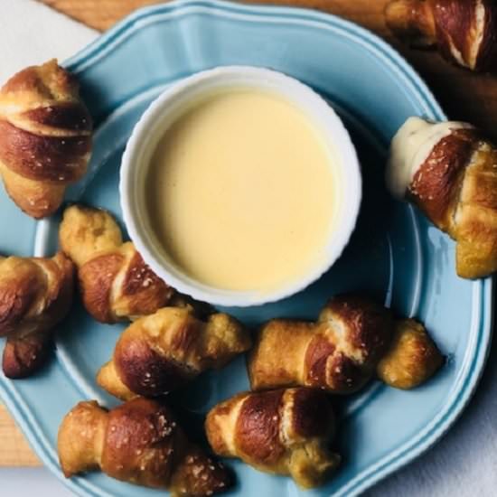 Soft Pretzel Knots