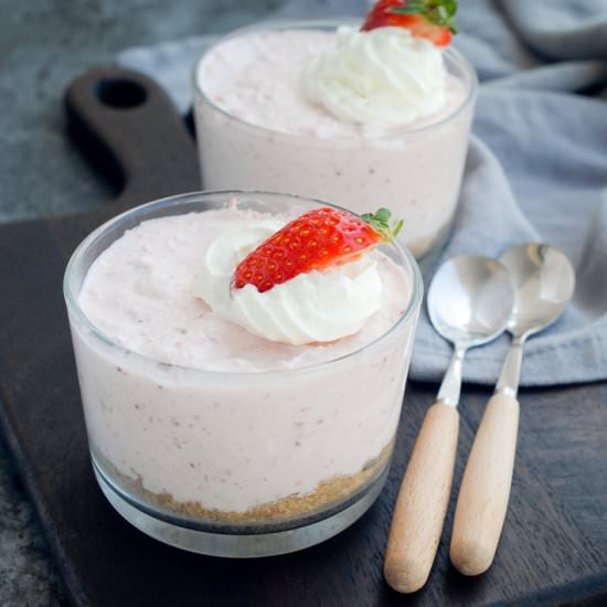 No-Bake Strawberry Mousse Cup
