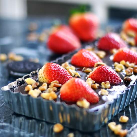 No Bake Strawberry Chocolate Tart