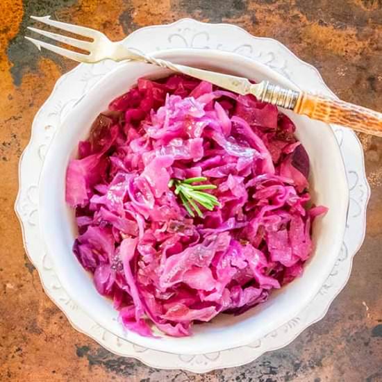 Stewed Red Cabbage with Apples