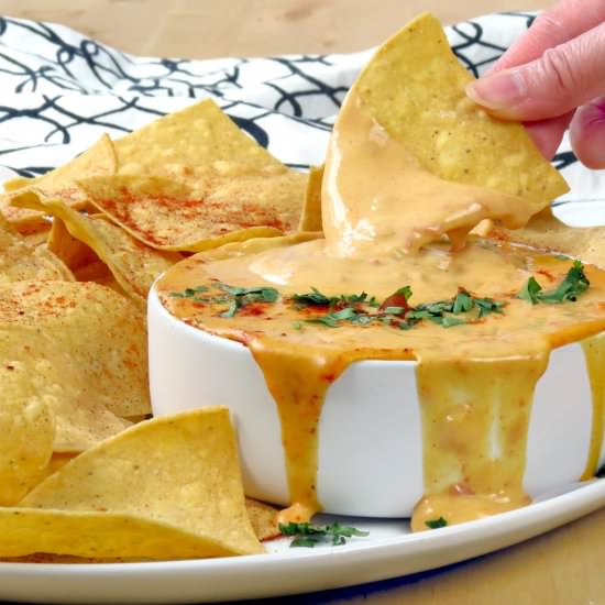 Quick 15-Minute Queso (Cheese Dip)