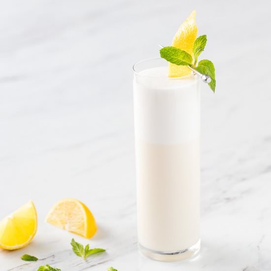Creamy Lemon Prosecco Cocktail