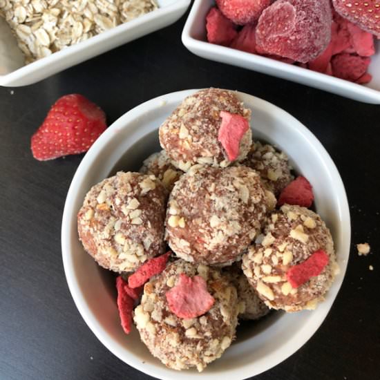 Strawberry & Oat Energy Bites