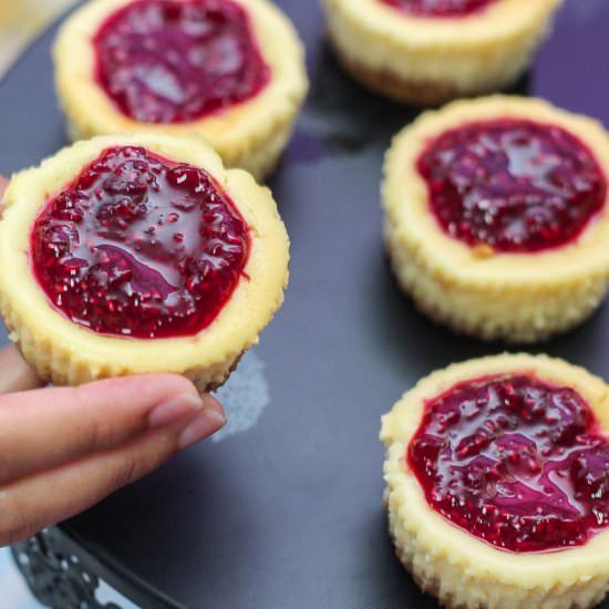 Cheesecake with Raspberry Sauce