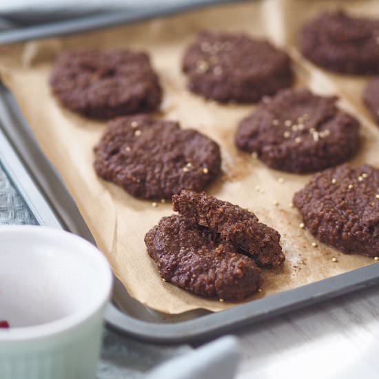 No Bake Quinoa Chocolate Cookies