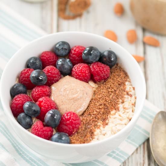 Nourishing Porridge With Berries