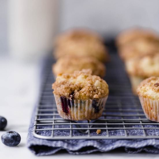 blueberry streusel mini muffins