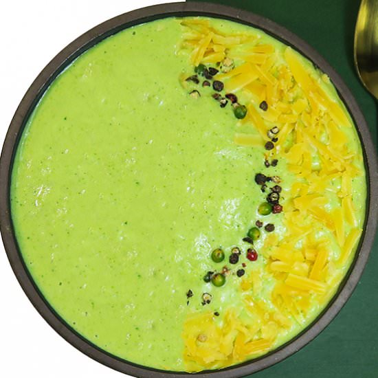 Easy Cheezy Broccoli Soup