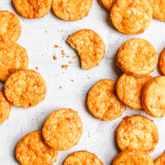 Gluten Free Spicy Cheddar Crackers