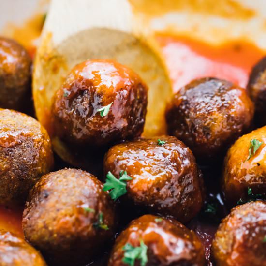 Buffalo Quinoa Cauliflower Meatball