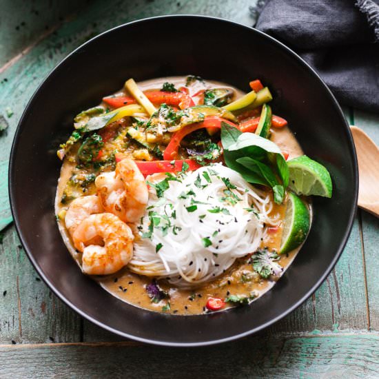 PRAWN AND THAI RED CURRY NOODLE BOWL