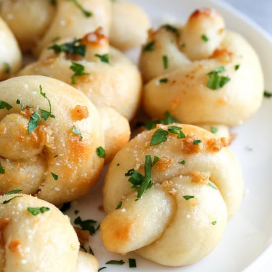 Easy Garlic Knots