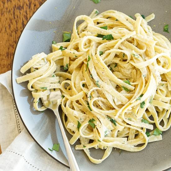 Garlicky Vegan Fettuccini Alfredo
