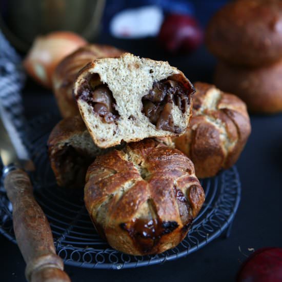 Onion Jam Spelt Bread Rolls