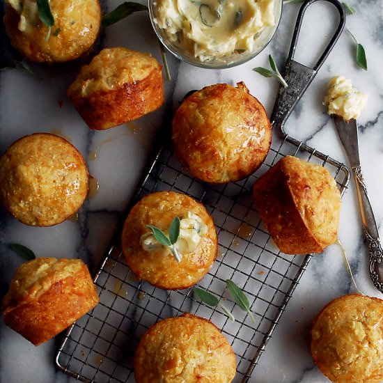 Cheddar Apple Cornbread Muffins