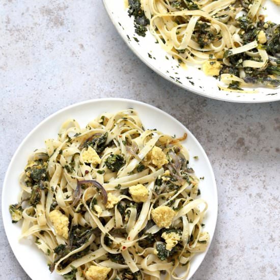 Fettuccine with onion, Almond feta