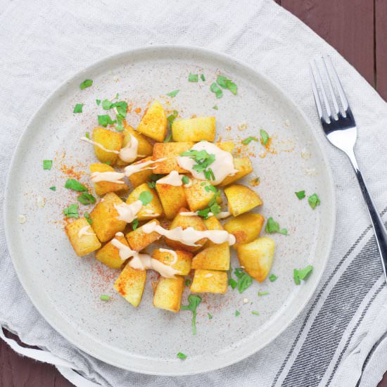 A super easy patatas bravas (Vegan)