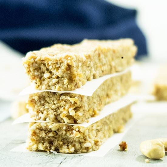 Homemade Cashew Almond Larabars