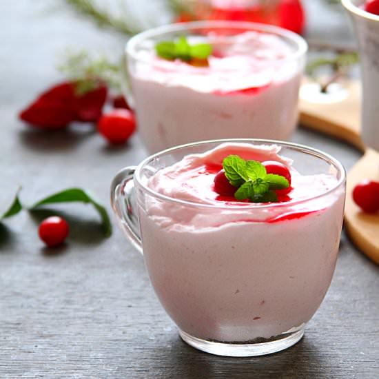 FLUFFY CRANBERRY MOUSSE