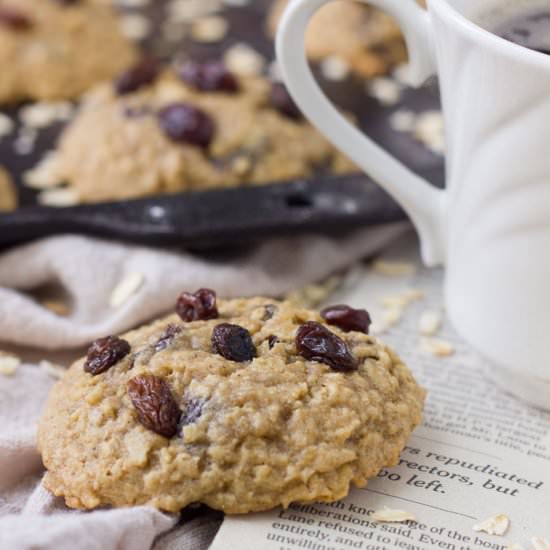 Chewy Oatmeal Raisin Cookies