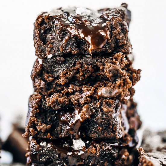 Paleo Salted Caramel Brownies