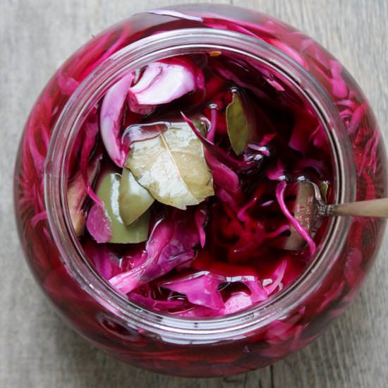 Easy pickled red cabbage