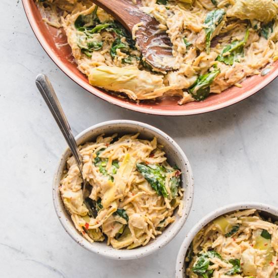 One Pot Spinach and Artichoke Pasta