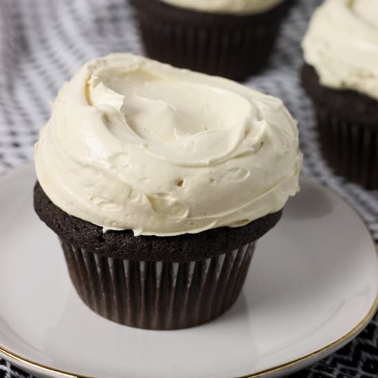 Peanut Butter Chocolate Cupcakes