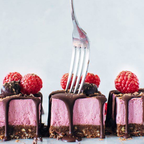 Raspberry Chocolate Cheesecake