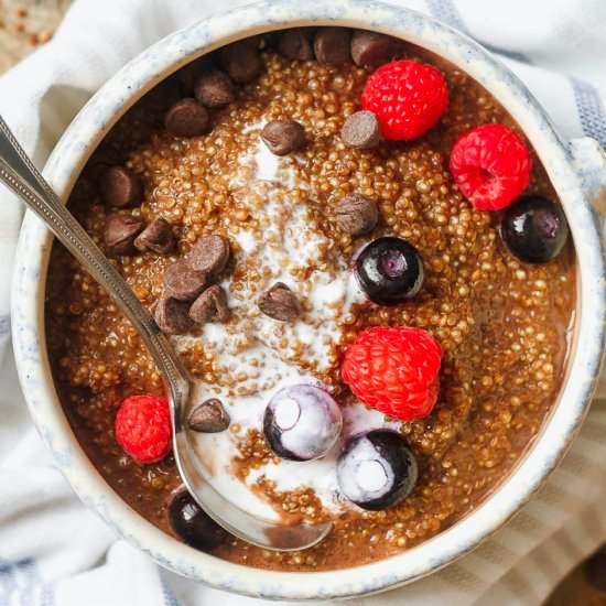Chocolate Quinoa Breakfast Bowls