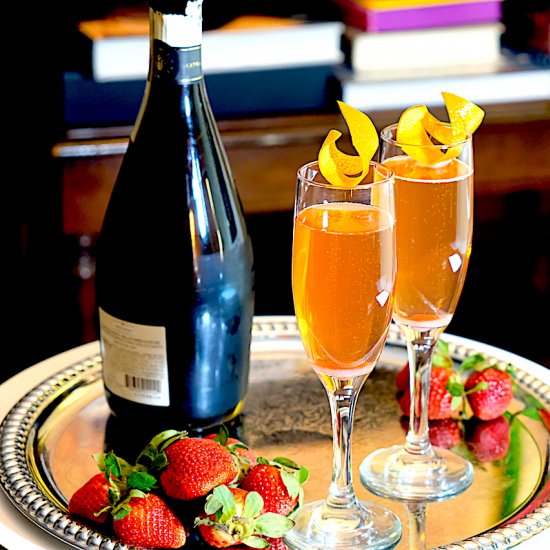Classic Champagne Cocktail