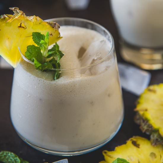 Healthy Pineapple Banana Smoothie