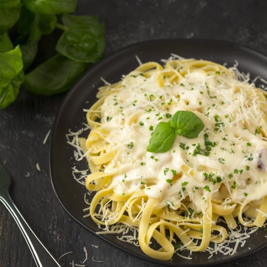 Roasted Garlic Cream Sauce