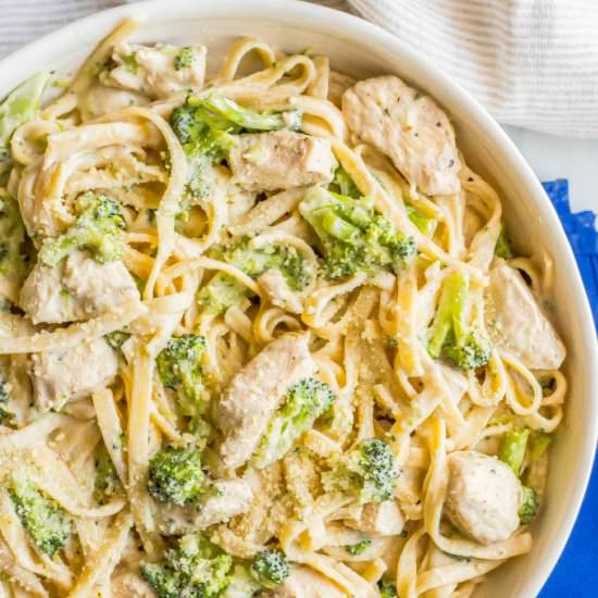 Healthy chicken Alfredo + broccoli
