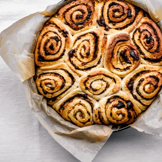 Chocolate Date Cinnamon Buns