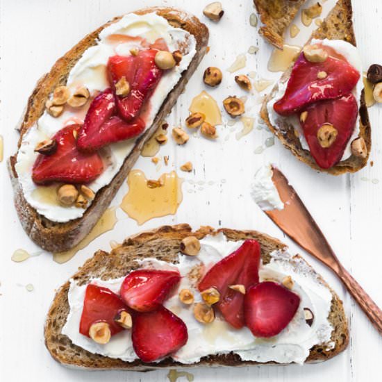 Breakfast Toast with Labneh