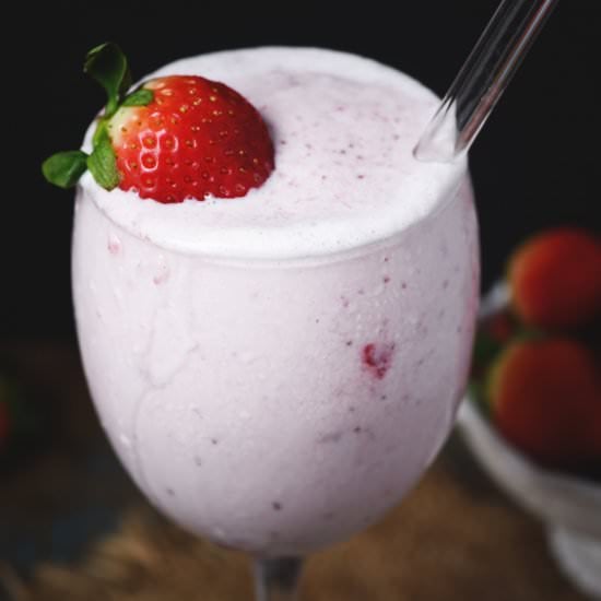 Low-Carb Strawberry Smoothie