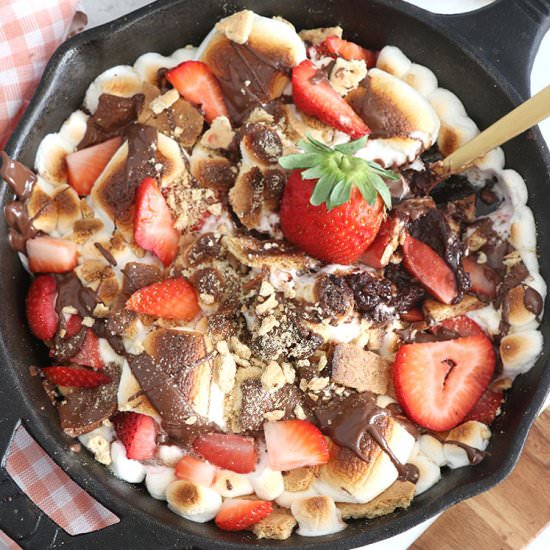 Strawberry S’mores Skillet Dip