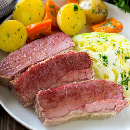 Slow Cooker Corned Beef and Cabbage