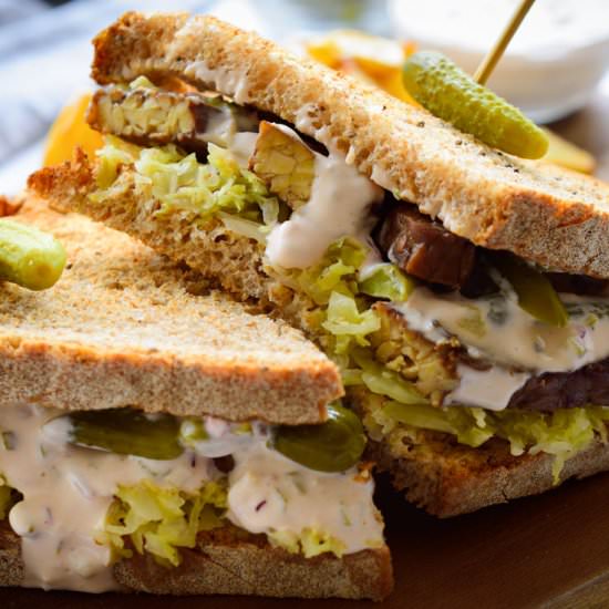 Vegan Tempeh Reuben